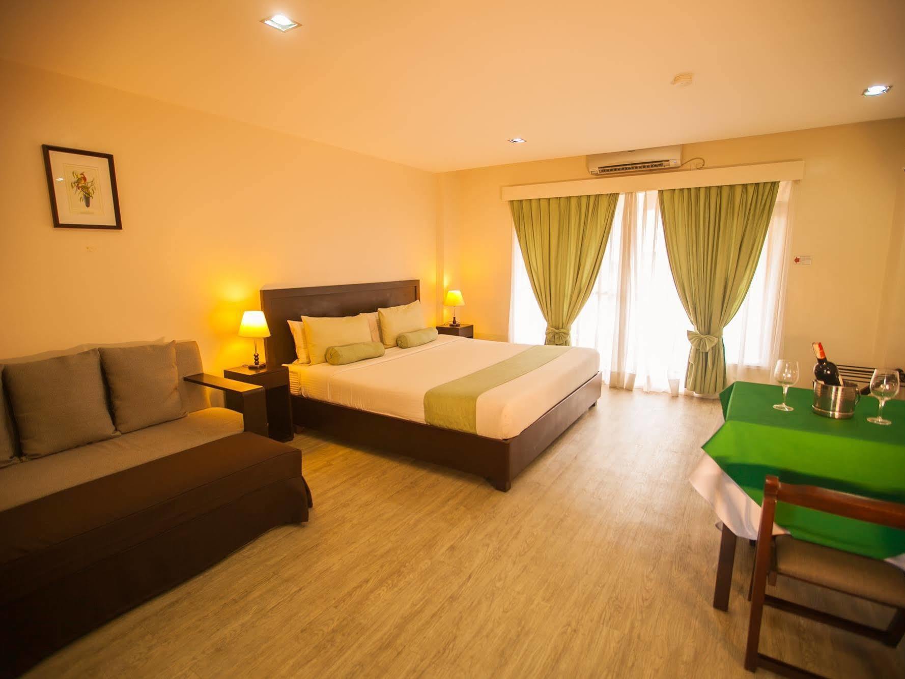 Subic Coco Hotel Olongapo Eksteriør billede