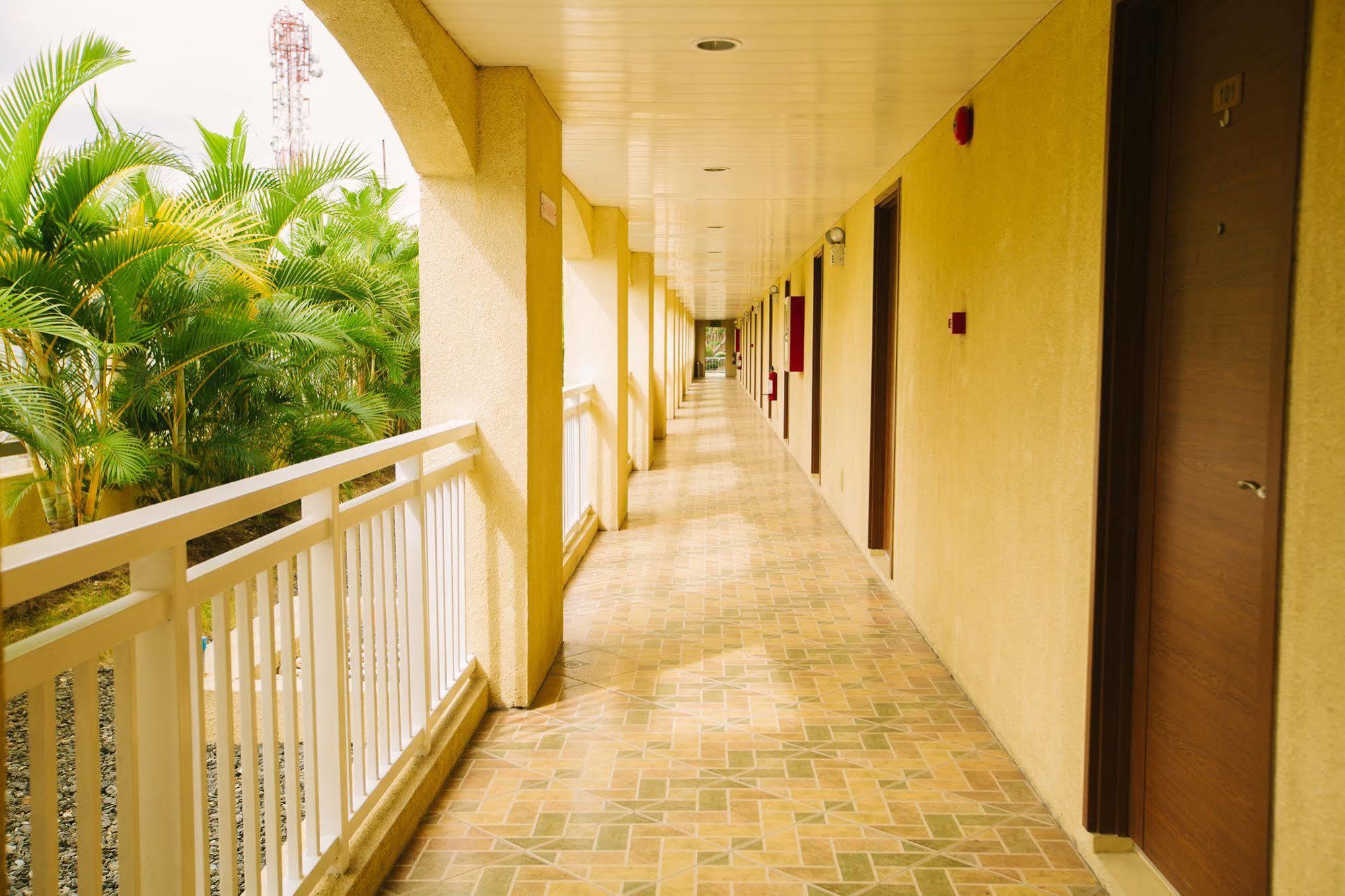 Subic Coco Hotel Olongapo Eksteriør billede